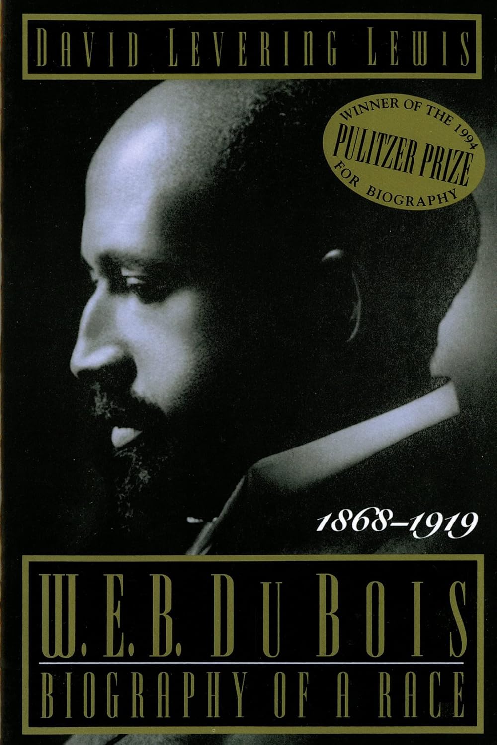 Book cover of 'W.E.